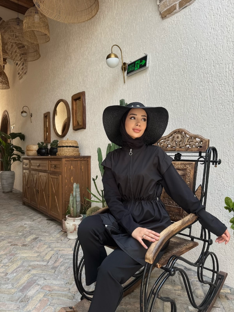 Resim AYA TESETTÜR MAYO-SİYAH